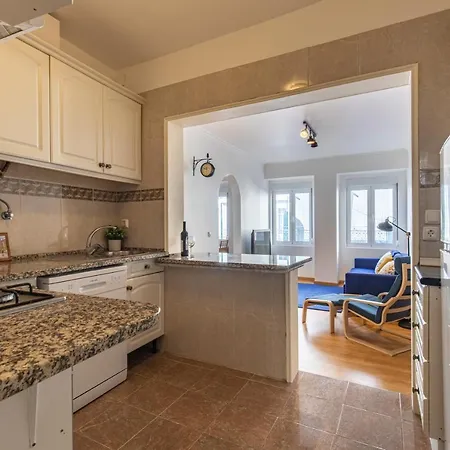 3 Bedroom Near Av. Liberdade Lägenhet