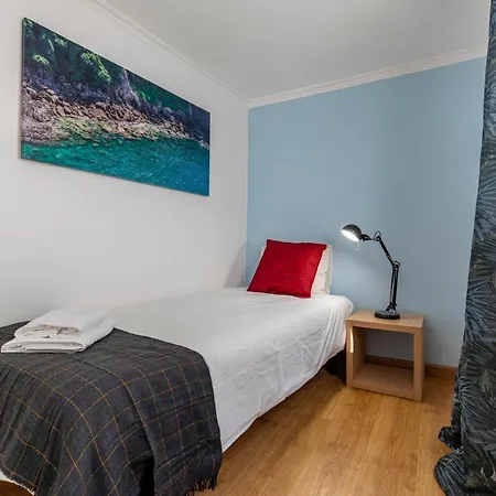 3 Bedroom Near Av. Liberdade Lägenhet